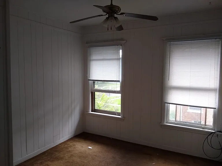322 Augusta Ave — Photo 13