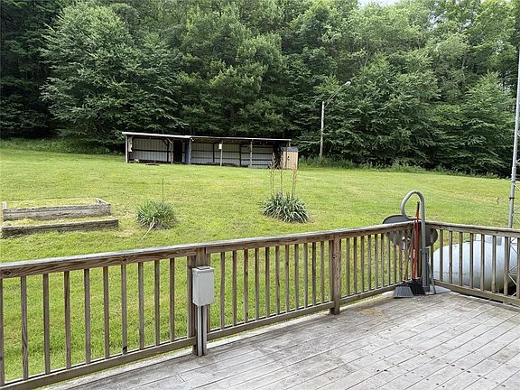 5th image of 884 Valley Rd