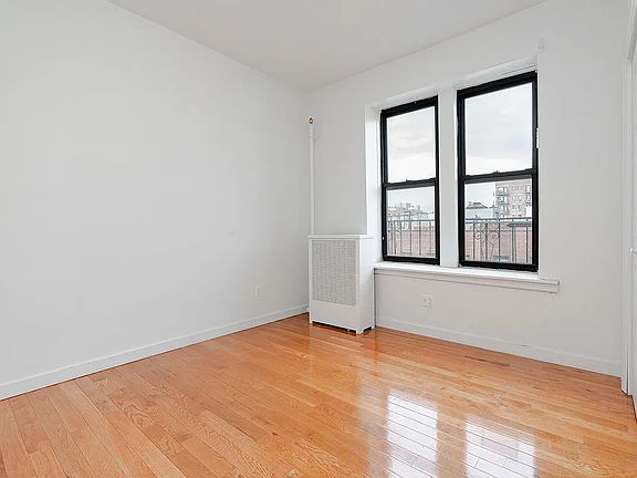 4th image of 27-21 23rd St #G4