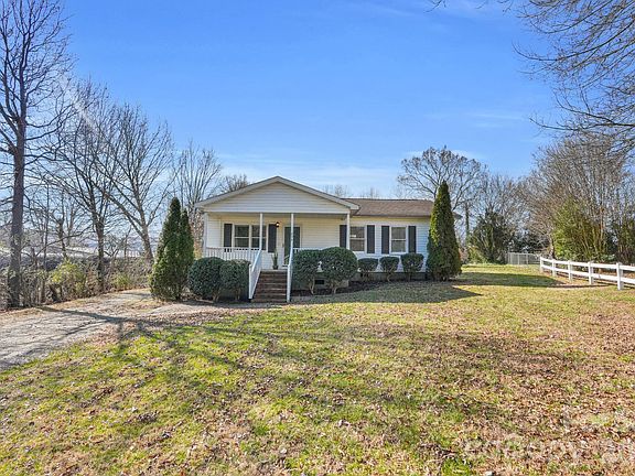 2nd image of 206 Ross Ct