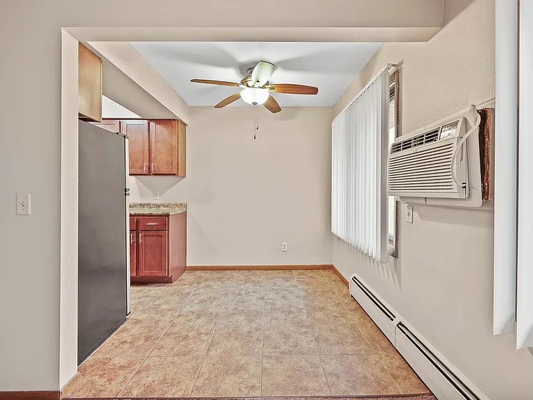 Dining room/wall unit air conditioning