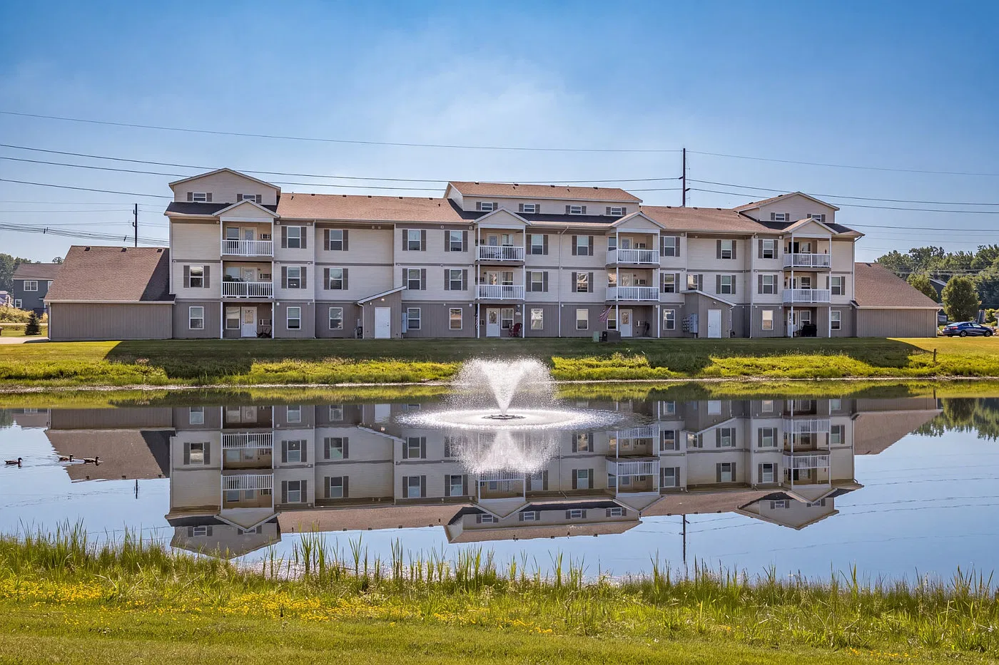 North Pointe Apartments — Photo 1