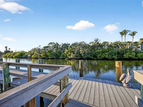 5424 America Dr, Sarasota, FL 34231