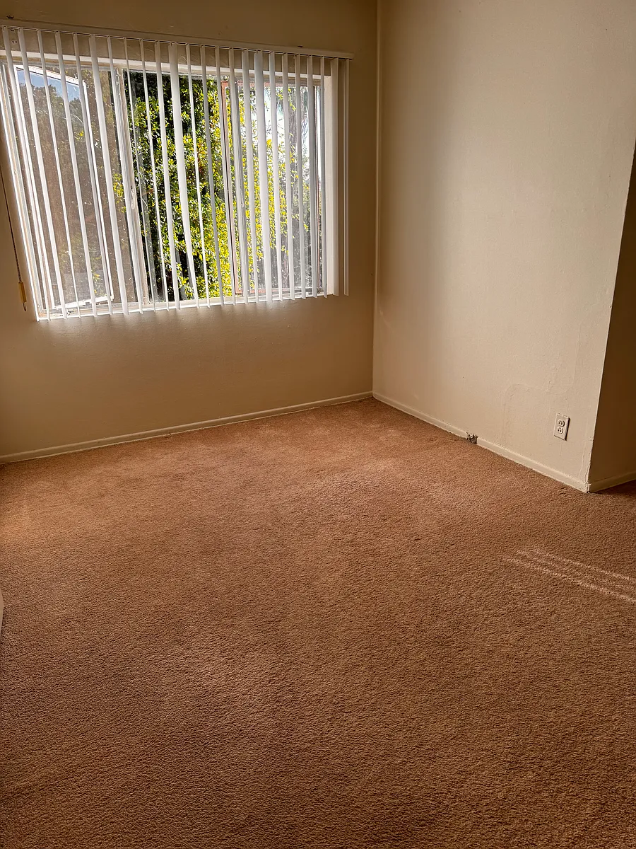 Building Photo - 547 Landfair Ave #549