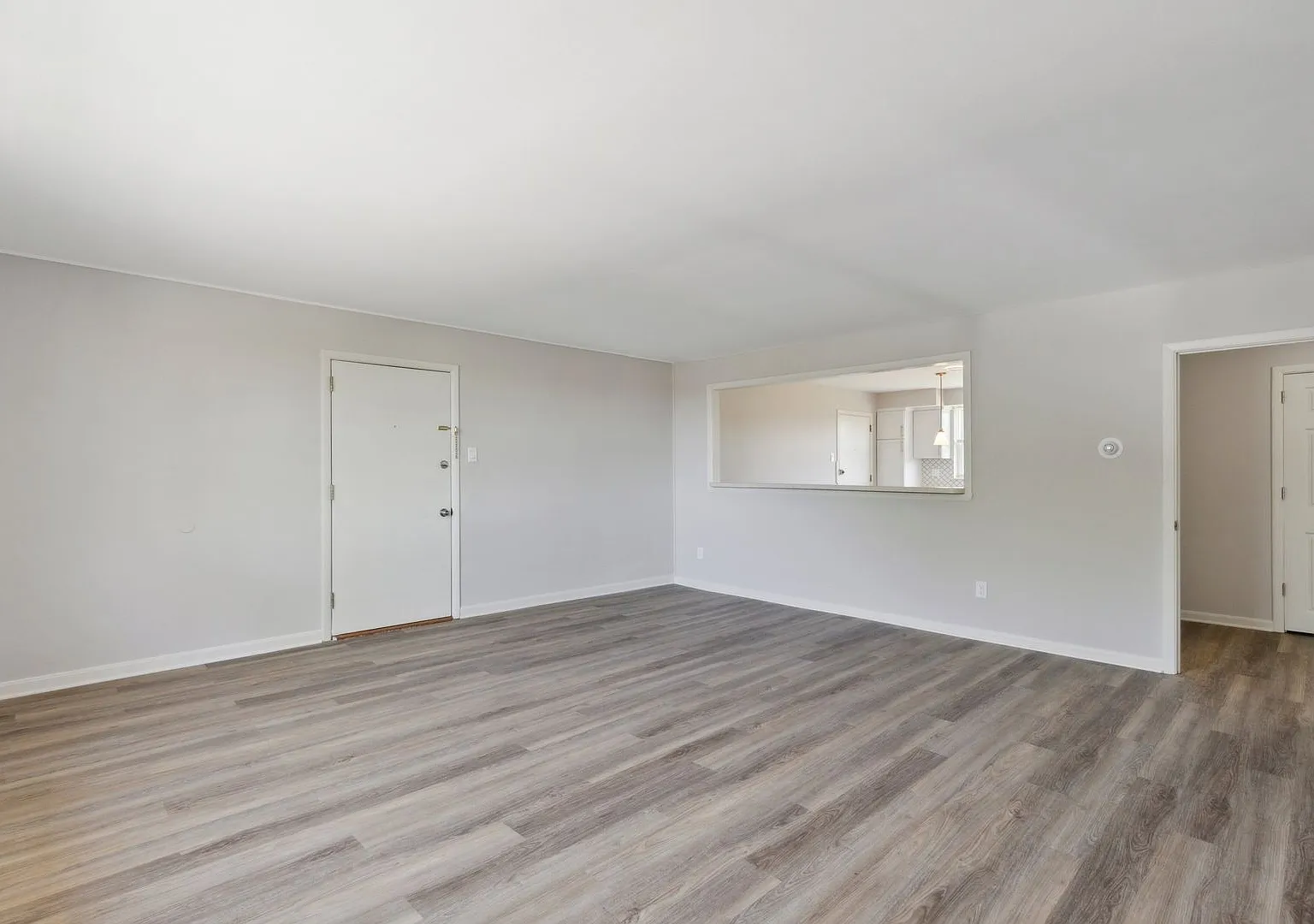Manor House Apartments — Photo 3