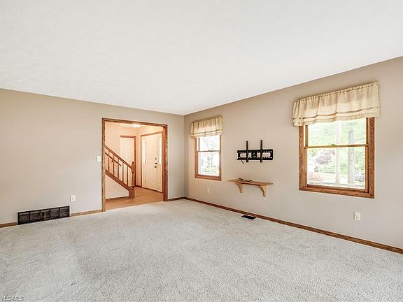 2nd image of 2381 Plymouth Ln