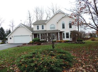 93 Ashford Cir, Rochester, NY 14626