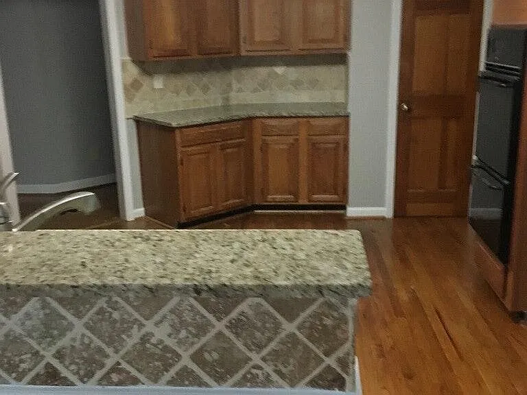 Kitchen - Breakfast Counter