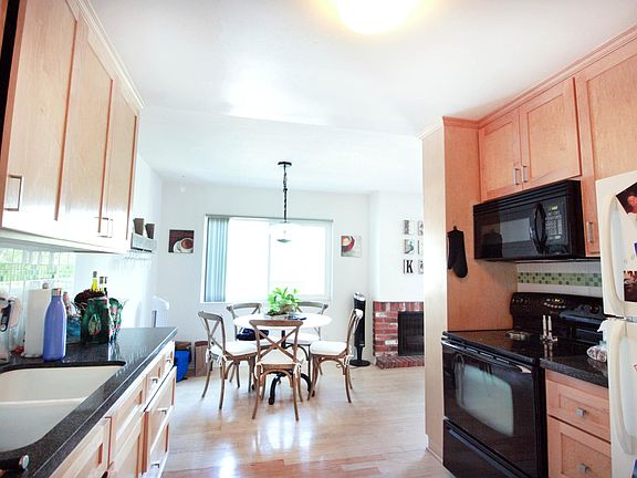 5th image of 608 Idaho Ave Unit 6
