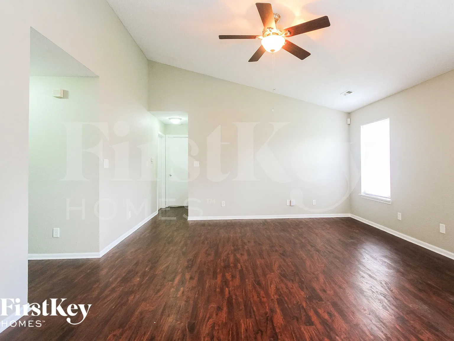 3 bed, 2.0 bath, 1200 sqft, $1,635 — Photo 3
