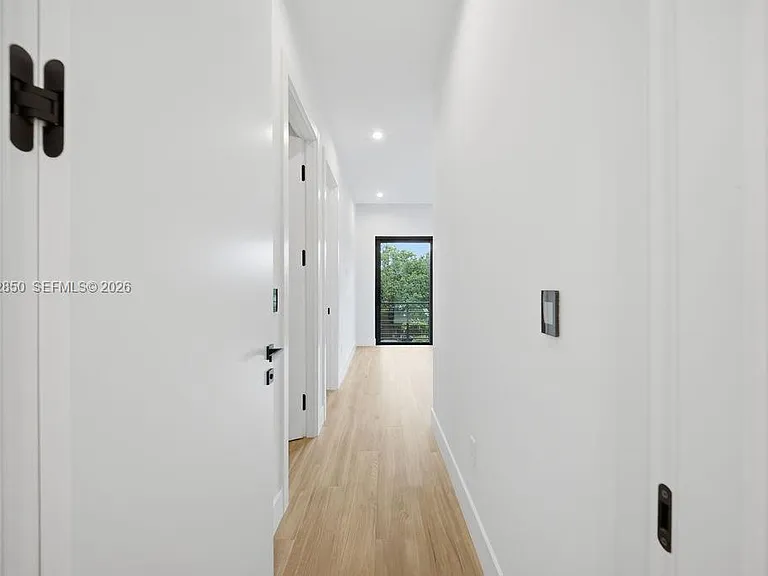 1314 NE 16th Ter #B — Photo 60