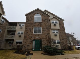 310 Cunat Blvd APT 3F, Richmond, IL 60071