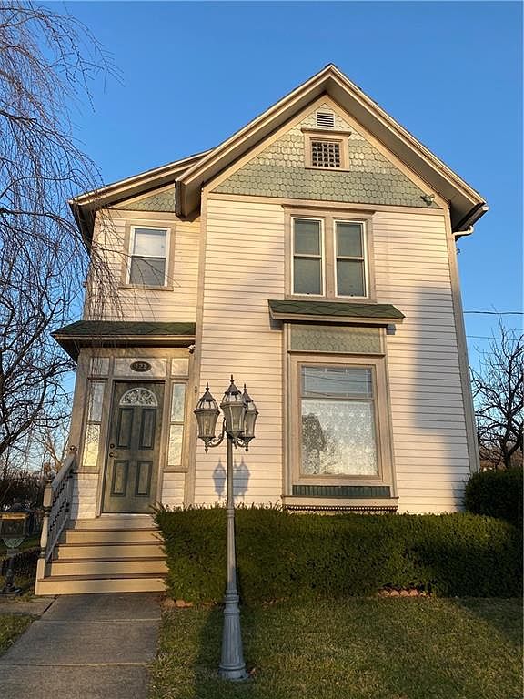 121 Ogden St Penn Yan Ny 14527 Zillow