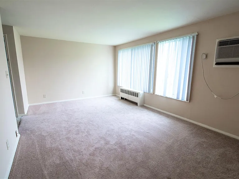 Grant Village Apartments — Photo 9