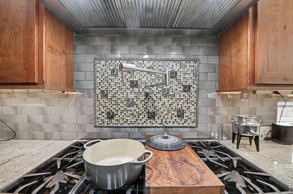 1339 Forrestal Dr