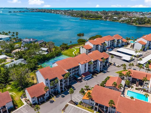 1624 Stickney Point Rd APT 204, Sarasota, FL 34231