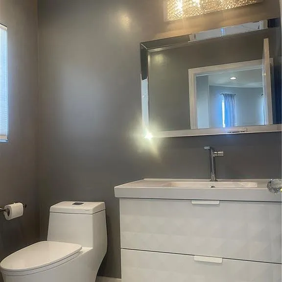 2256 Montrose Ave #1 — Photo 12