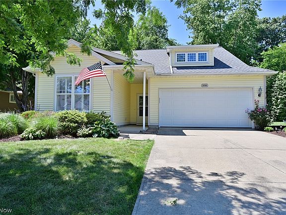 2nd image of 1936 Pembrooke Ln
