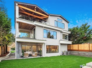 422 98th Ave NE, Bellevue, WA