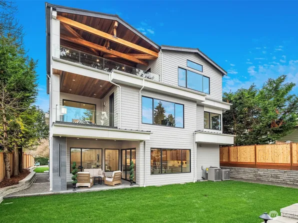 422 98th Avenue NE, Bellevue, WA 98004