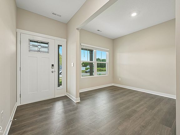 3rd image of 74 Varenne Rd