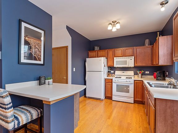 5th image of 18605 W Point Dr