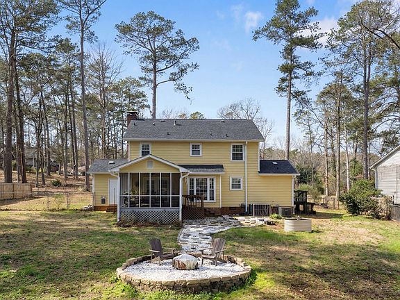 5th image of 1032 Brookwood Drive