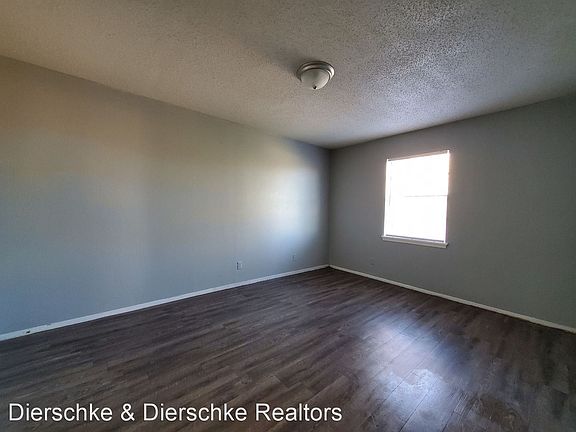 2nd image of 902 Shiloh St #908-14