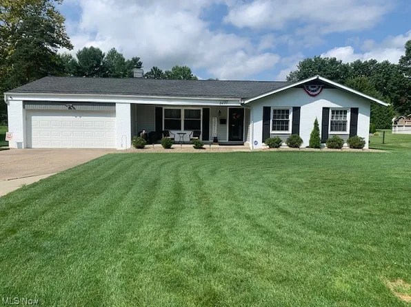 8490 Sunnydale Dr, Brecksville, OH 44141
