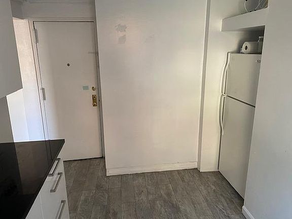 4th image of 52 Kenmare St APT 4