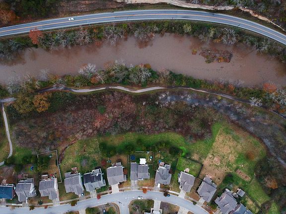 4th image of 7257 Riverfront Dr