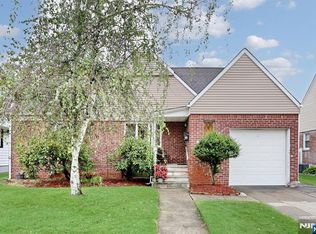 12 Margaret Court, Fair Lawn, NJ 07410