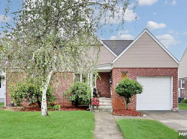 12 Margaret Ct, Fair Lawn, NJ 07410