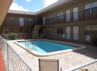 30 SE 4th Ave APT 106, Hallandale, FL 33009
