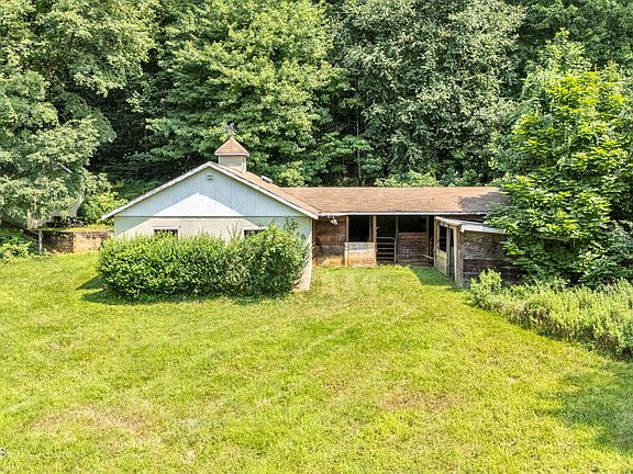 5th image of 16 Browns Ln