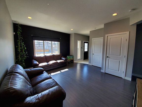3rd image of 8738 72nd Ave