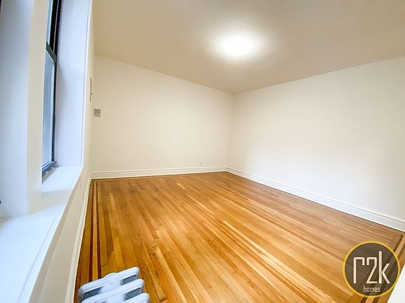 4th image of 42-05 Layton St #3F