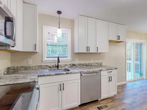 2167 Spring Rd, Dingmans Ferry, PA 18328