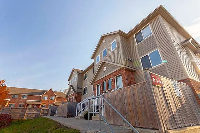 265 Lawrence Ave — Photo 2