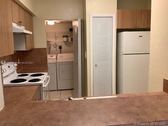 4th image of 9300 Fontainebleau Blvd APT 102