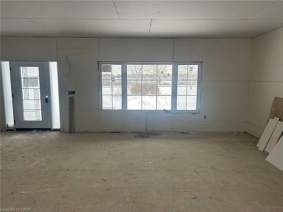 3rd image of 12487 Niagara River Pkwy