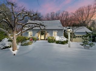 376 Peck Ln, Cheshire, CT 06410