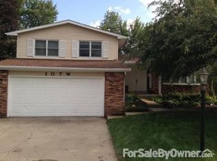 107 W McHenry St, Urbana, IL