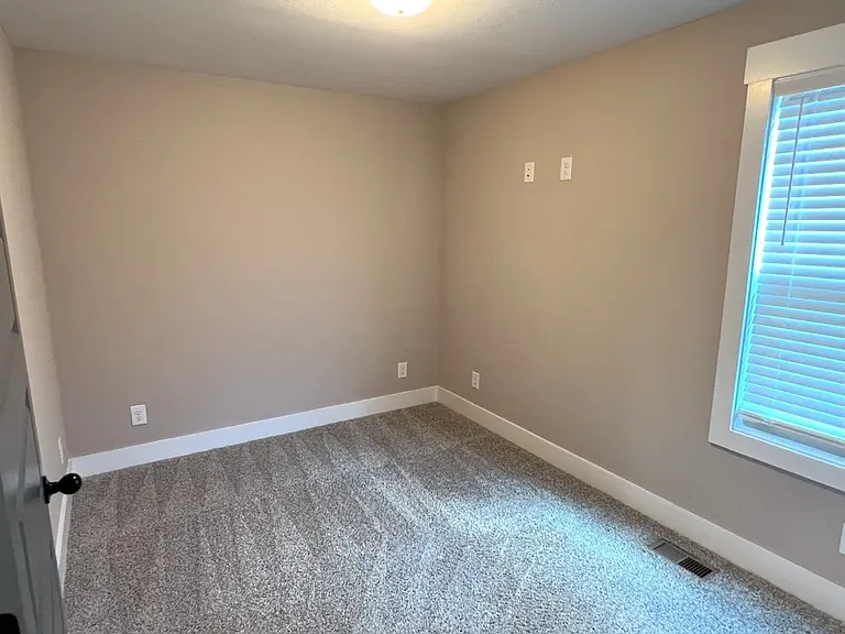 1346 Isaiah Dr — Photo 5