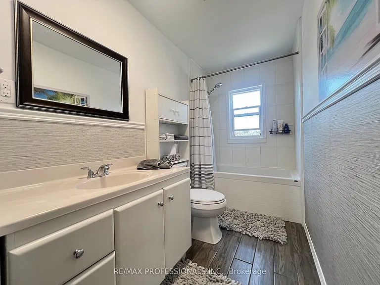 2504 Donnavale Dr — Photo 25