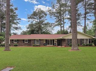 214 Foxfire Dr, Dothan, AL 36301
