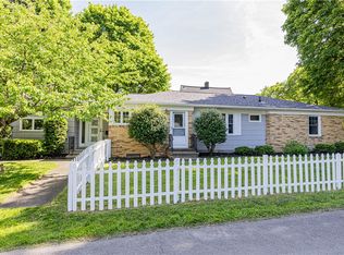 11 Smyles Dr, Rochester, NY 14609