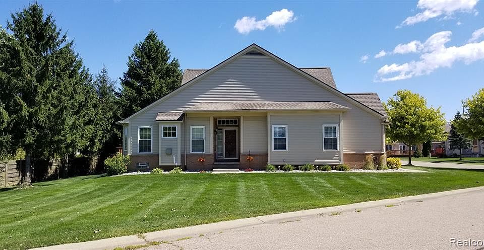 1st image of 6013 Evergreen Ln