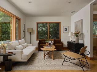 9616 Highland Gorge Dr, Beverly Hills, CA 90210