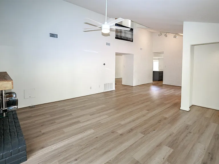 2302 W Settlers Way — Photo 13